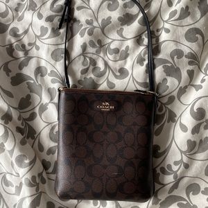 Coach Crossbody bag in Signature Canvas